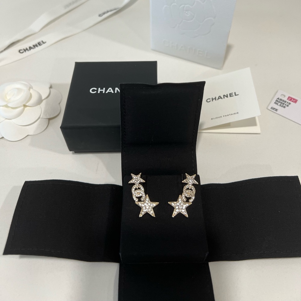 Chanel Earrings - Picture 9 of 9